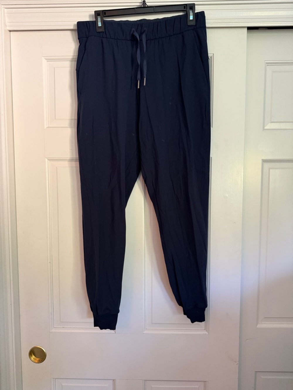 Women’s lululemon Navy On the Fly Jogger Pants with Drawstring Waist